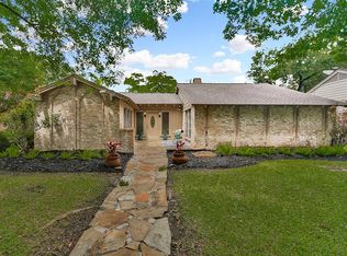 10906 Meadow Lake Ln, Houston, TX 77042