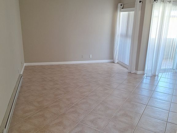 4th image of 4214 Hilaria Way