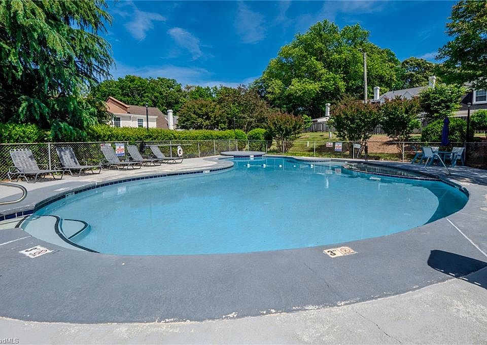 1st image of 2696 Saint Johns Pl
