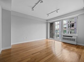 278 6th St