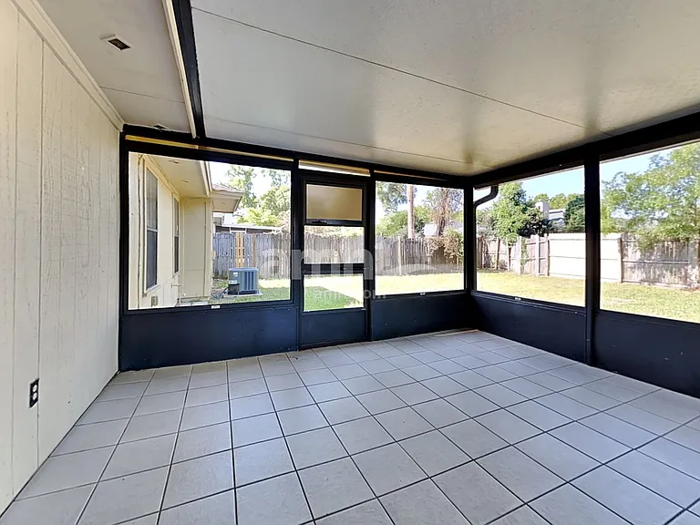 8016 Queensferry Ln — Photo 18
