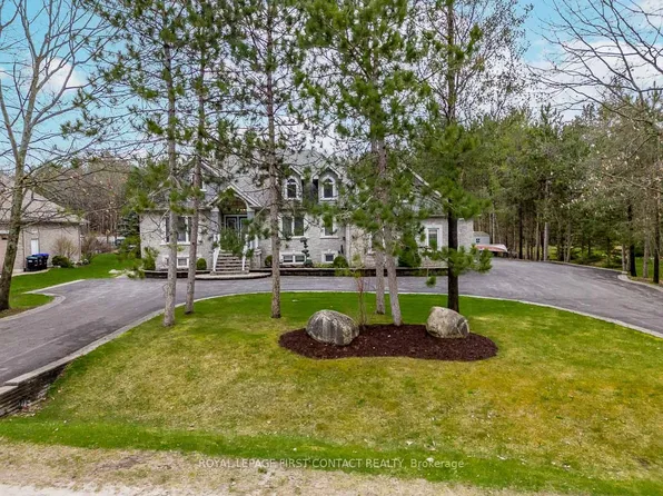 72 Luella Blvd, Springwater, ON L9X 0C3