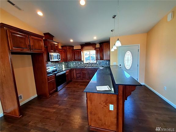 3rd image of 13285 Road 14 NW