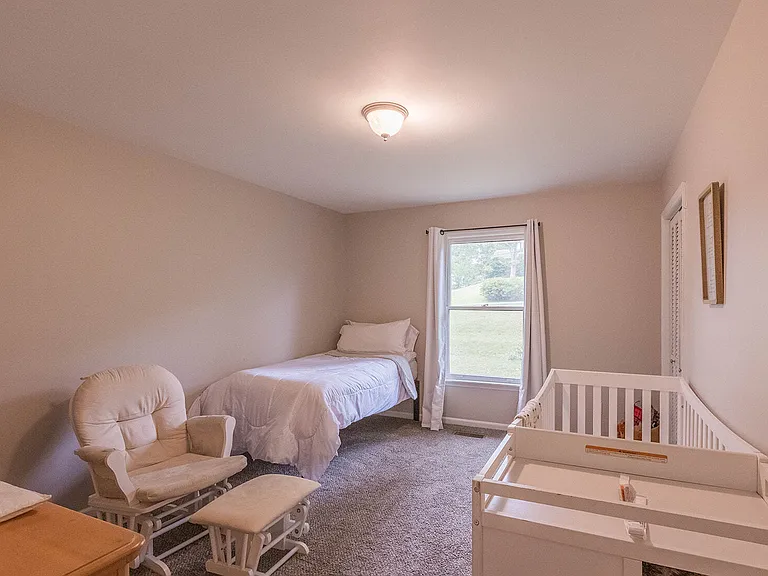 210 Elliott Ct — Photo 42