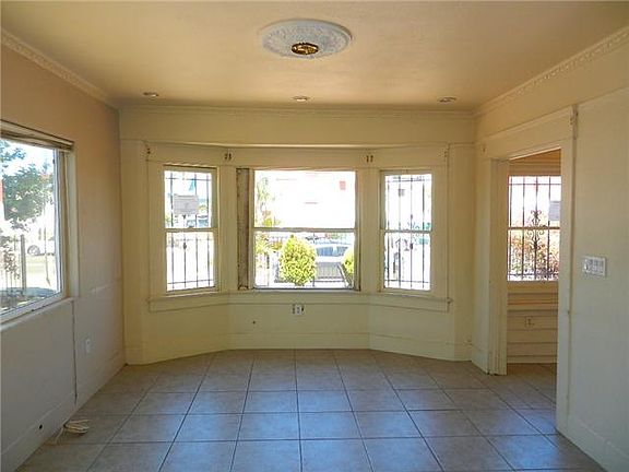2nd image of 3557 Fairmount Ave