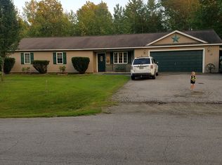 25 Oak St, Newport, ME 04953