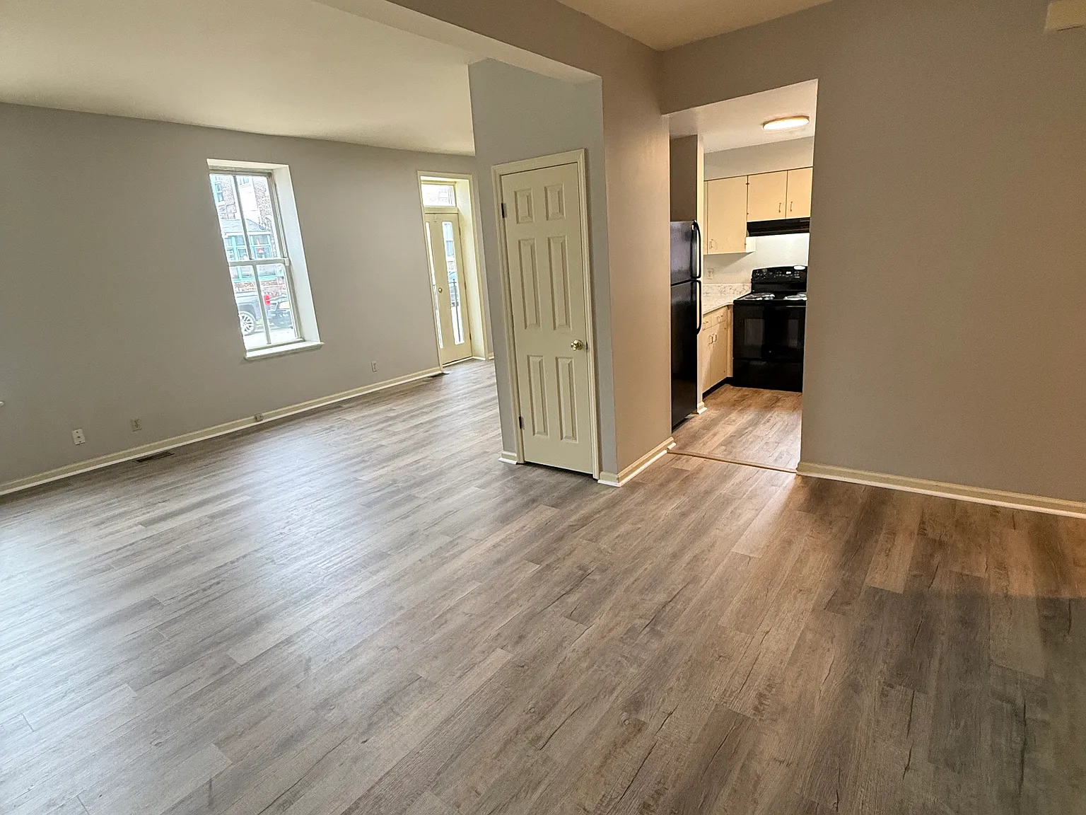 2 bed, 950 sqft, $1,450 — Photo 4