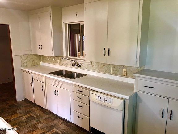 5th image of 313 Naches Ave