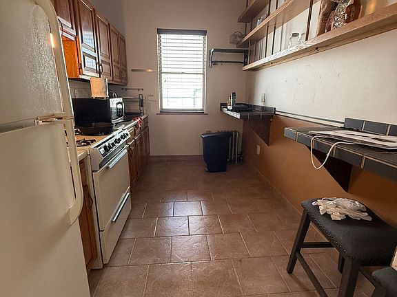 5th image of 8008 14th Ave #2F