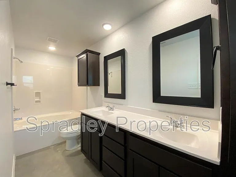 9118B Winding Ct — Photo 8