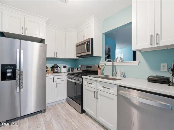 1 Central Ave APT 3, Atlantic Highlands, NJ 07716
