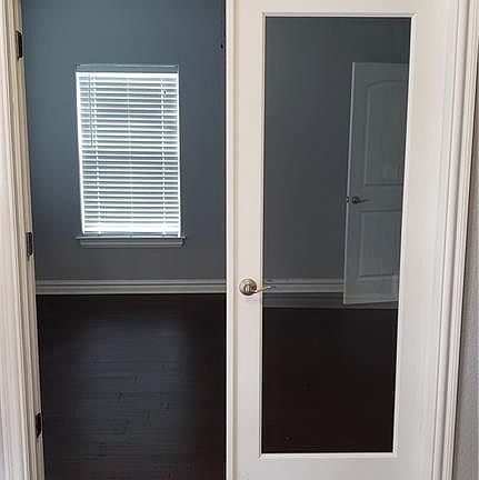 4th image of 1018 Avenue H