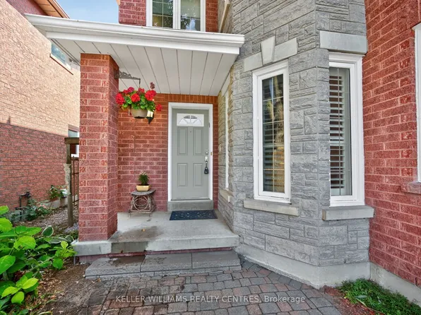 591 Plantation Gate, Newmarket, ON L3X 2C2