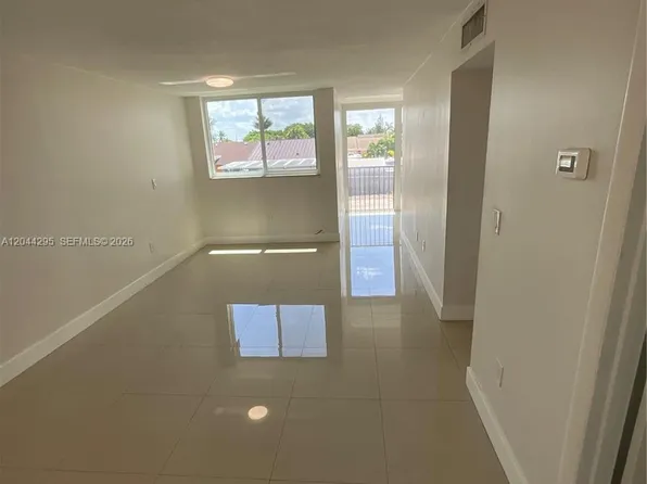 9441 SW 4th St APT 214, Miami, FL 33174