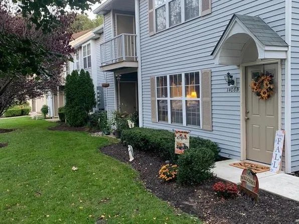 1408B Ralston Dr #B, Mount Laurel, NJ 08054