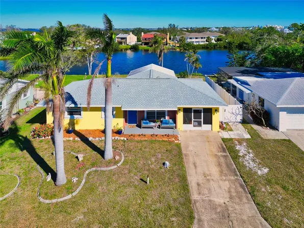 8404 43rd Ave W, Bradenton, FL 34209