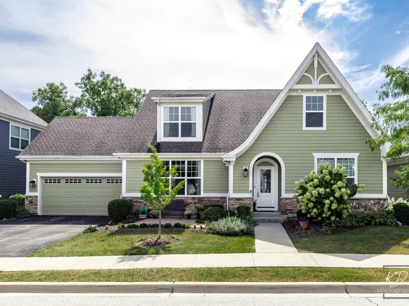 28W713 Mount St, Warrenville, IL 60555
