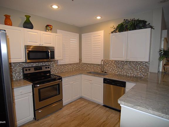 4th image of 300 Marina Bay Dr Unit 205