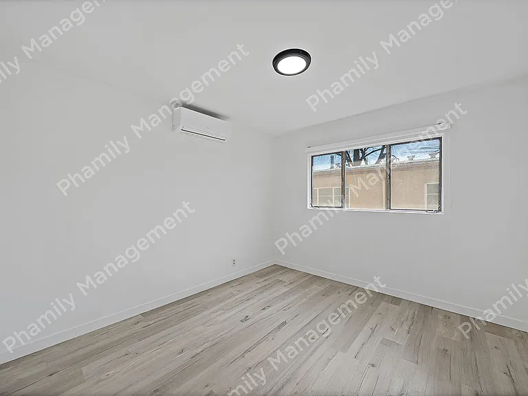 167 S Oak Knoll Ave #5 — Photo 10