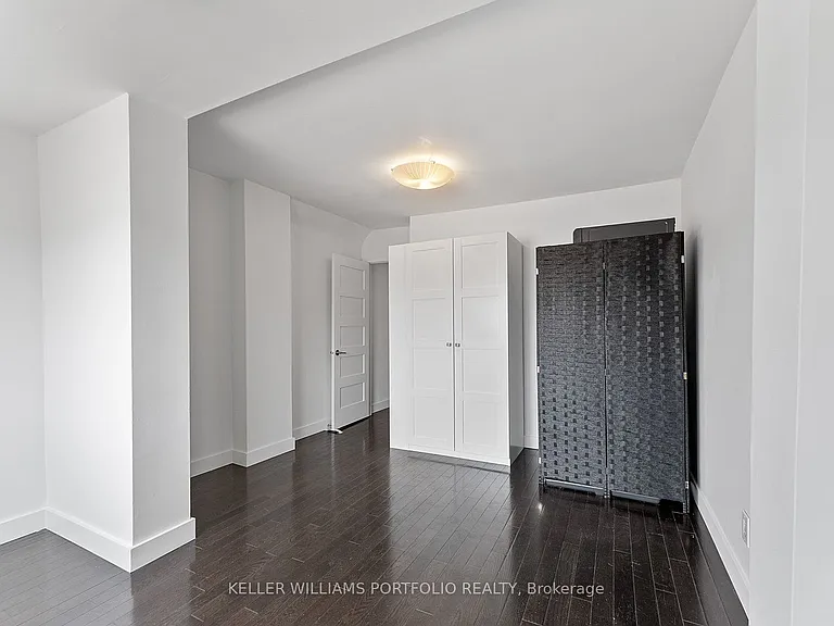 2118A Danforth Ave — Photo 27