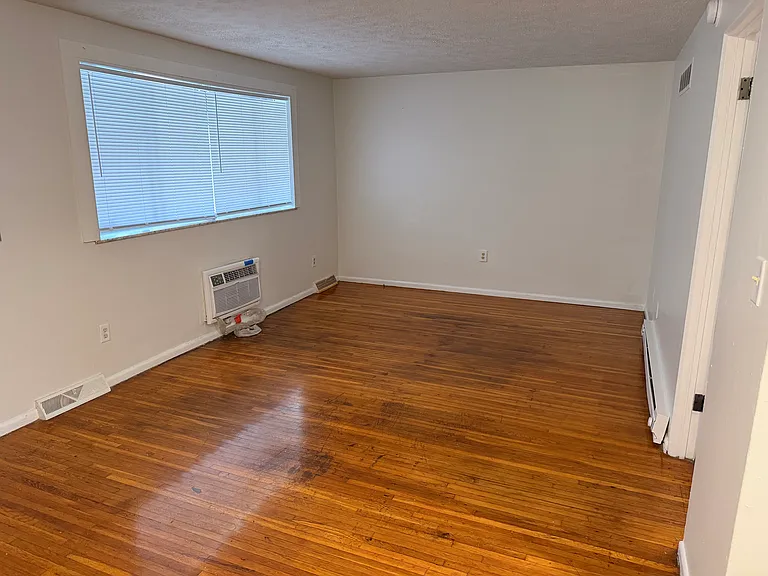 333 N Ellis St #B — Photo 6