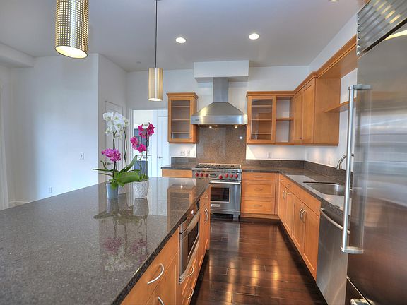 4th image of 121 W De La Guerra St Unit 10
