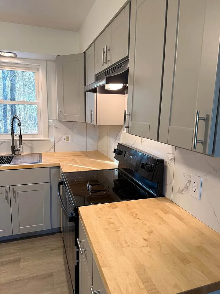 2 bed, 850 sqft, $1,975 — Photo 2