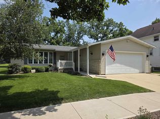 1013 Sherman Ave, Manchester, IA 52057
