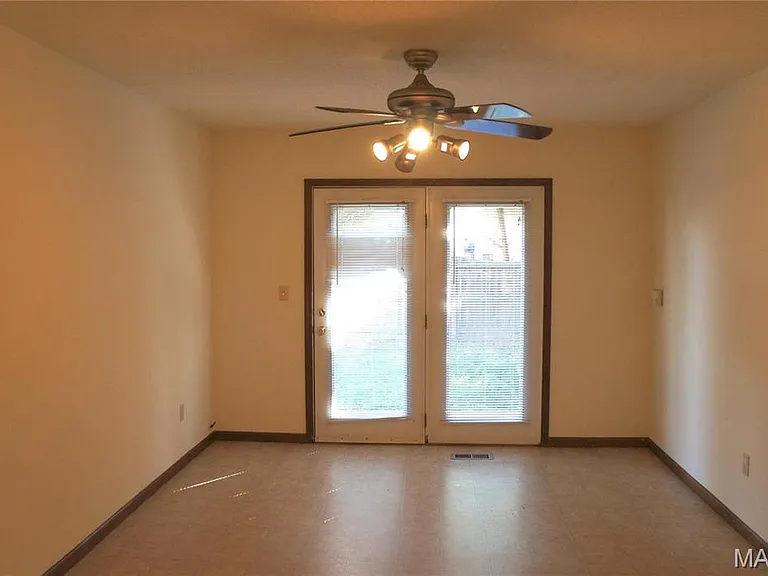 1631 Thunderbird Ln — Photo 7