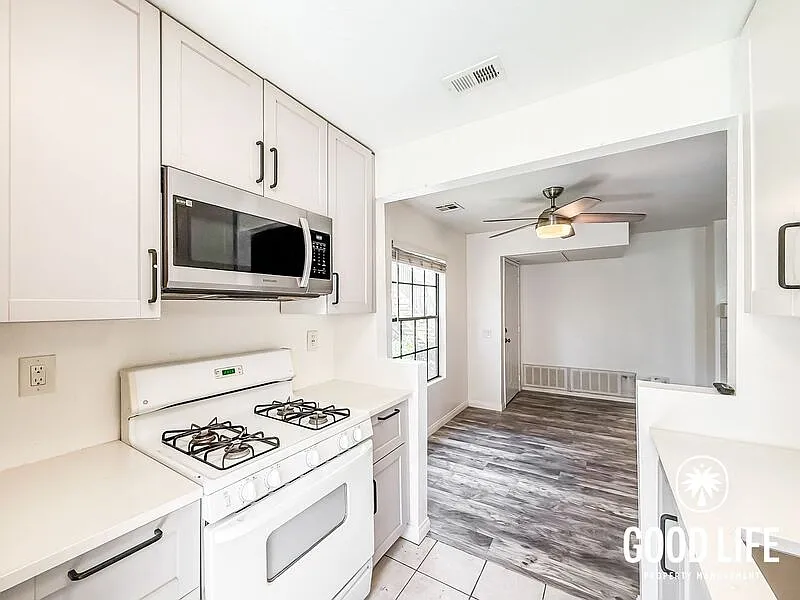 2 bed, 2.0 bath, 881 sqft, $2,750 — Photo 4
