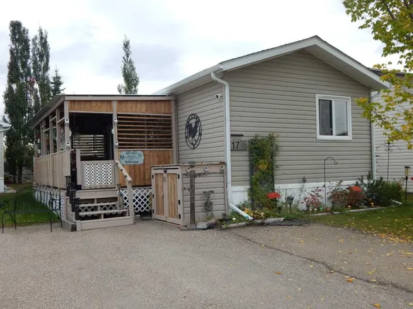 5210 65th Ave #17, Olds, AB T4H 1W7
