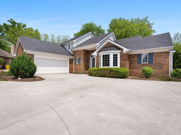 7728 Oak River Dr, Grosse Ile, MI 48138