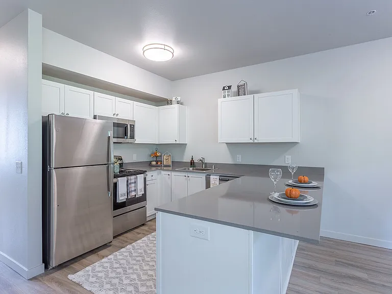 5 Points Apartments — Photo 7