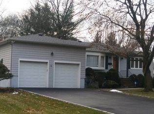 5 Birchtree Dr, Fairfield, NJ 07004