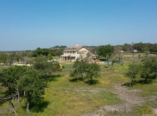 140 Twin Springs Rd N, Kerrville, TX 78028