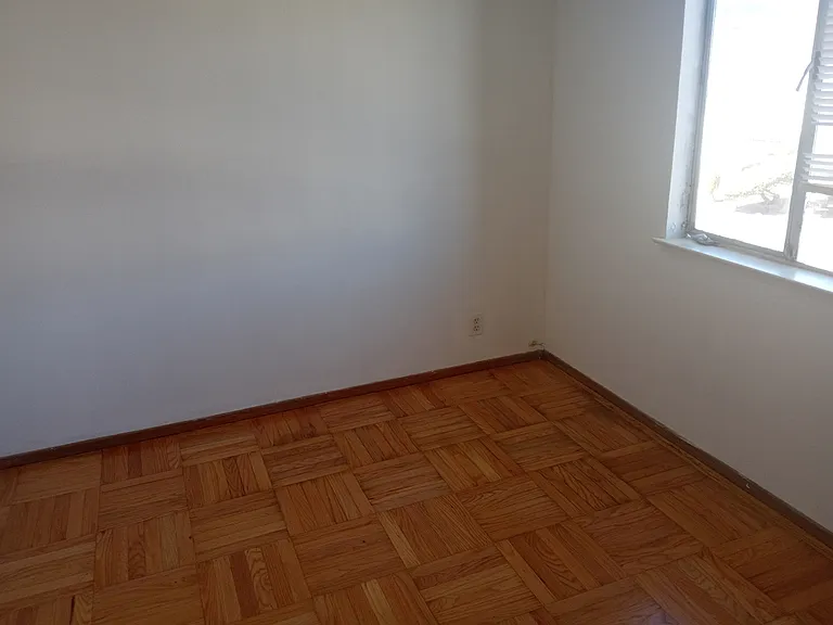Del Prado Dr — Photo 11