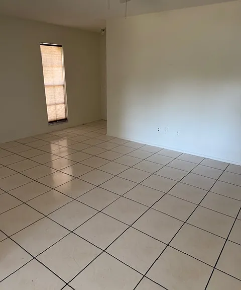 1382 La Paloma Cir — Photo 8