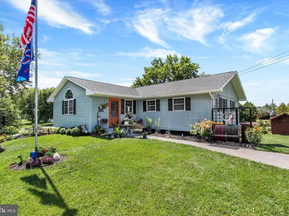 667 Grant Dr, Gettysburg, PA 17325