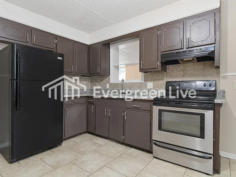 9 Rolling Hills Ct — Photo 6