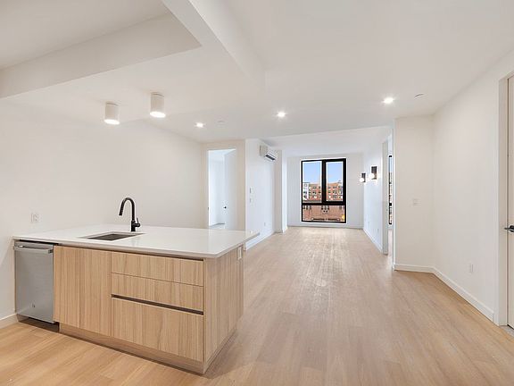 3rd image of 1010 Pacific St House 217