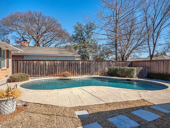 2nd image of 10526 Longmeadow Dr
