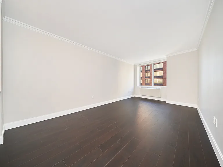160 Riverside Blvd #12C — Photo 2