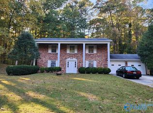 104 Greenbriar Rd, Gadsden, AL 35901