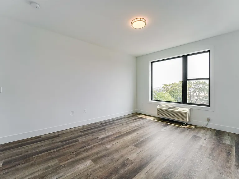 400 69th St #402 — Photo 14