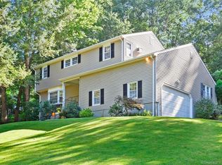 109 Longfellow Rd, Shelton, CT 06484