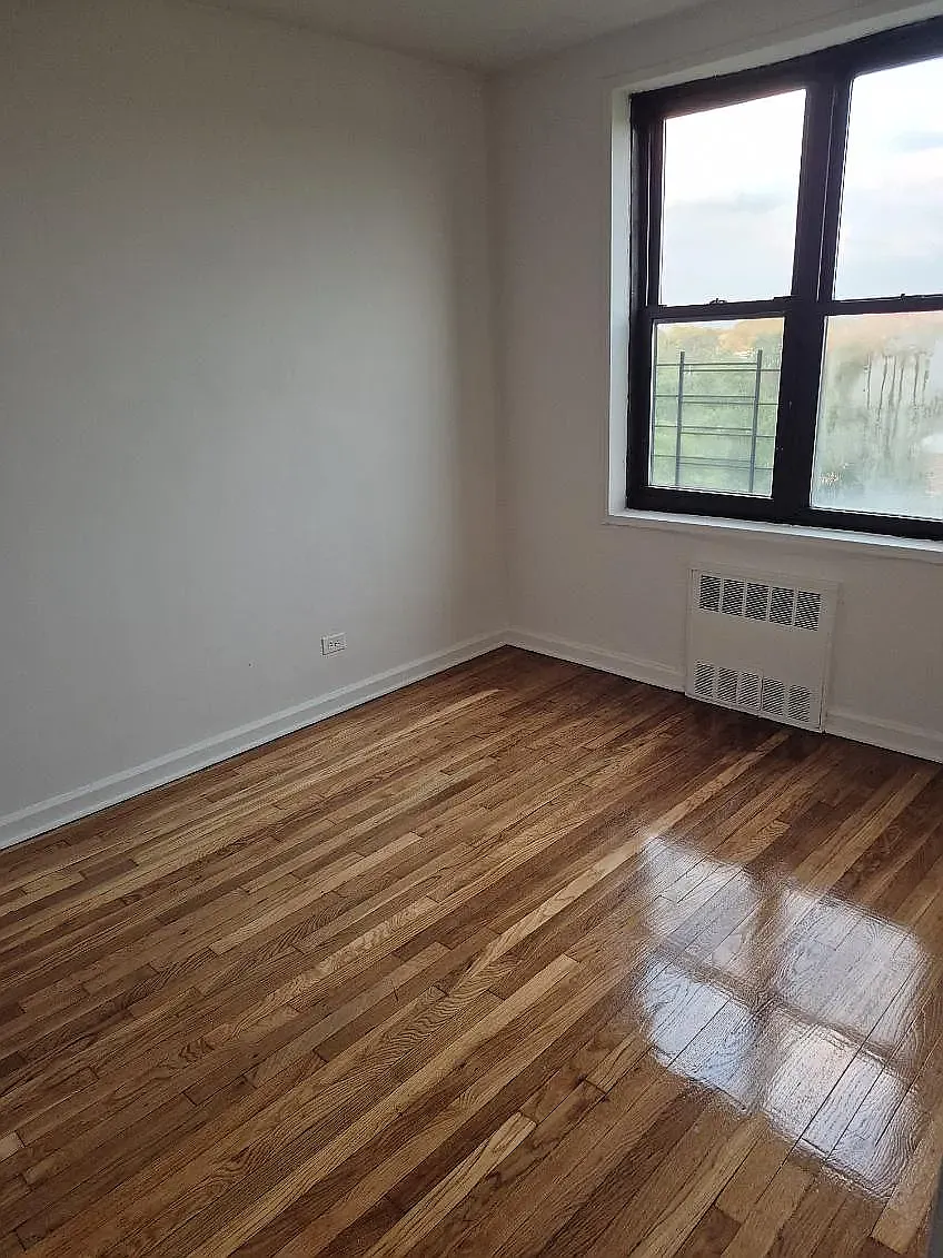 580 84th Street — Photo 3