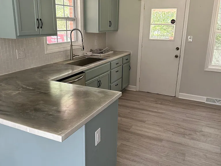 1223 Stansfield Dr — Photo 3