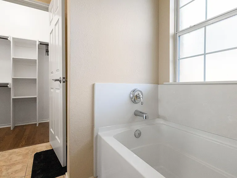 154 Castleridge Dr #B — Photo 19