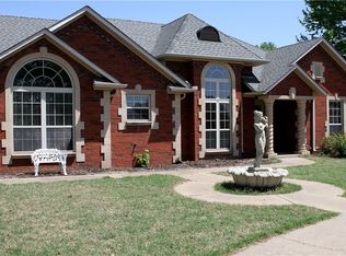 11100 Bear Dr, Farmington, AR 72730