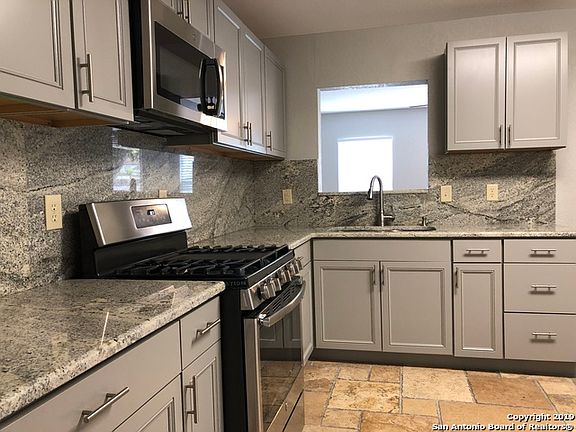 3rd image of 1302 W Lullwood Ave